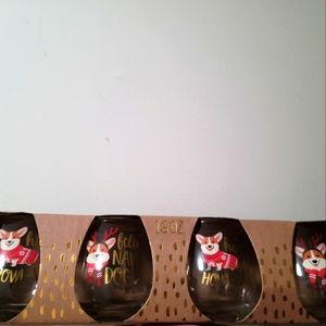 Brand new Set of 4 wine glasses